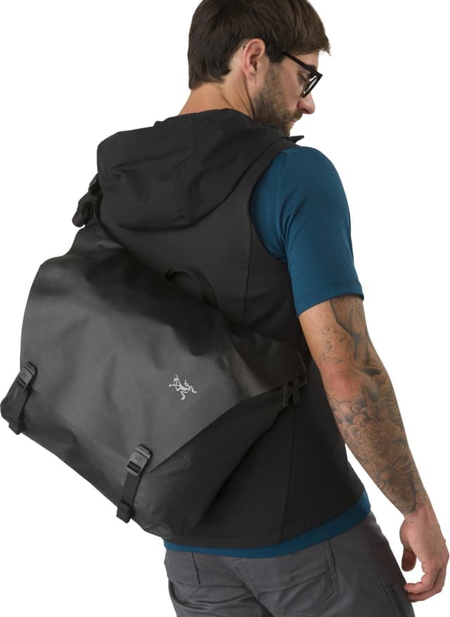 Arc'teryx Granville 16 Courier Bag | Altitude Sports