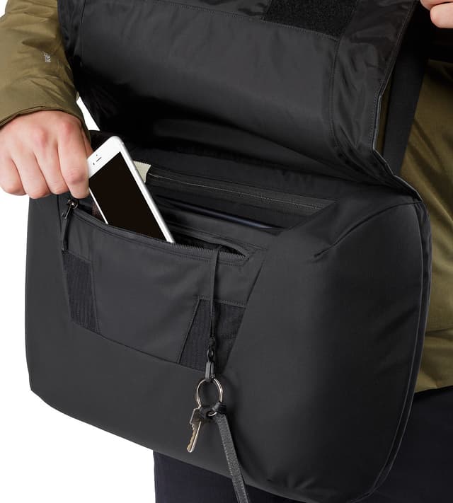 Arc'teryx Fyx 13 Messenger Bag - Unisex | Altitude Sports