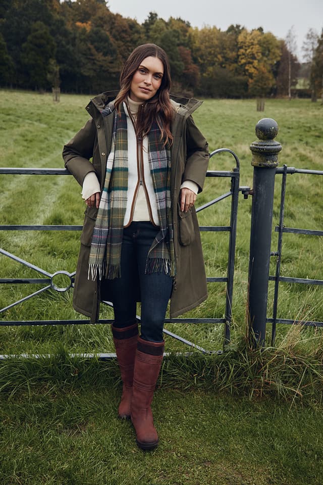 Barbour Bamburgh Waterproof Jacket - Women's | Altitude Sports