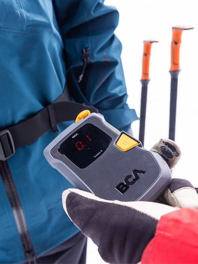 Backcountry Access Tracker S Avalanche Beacon | Altitude Sports
