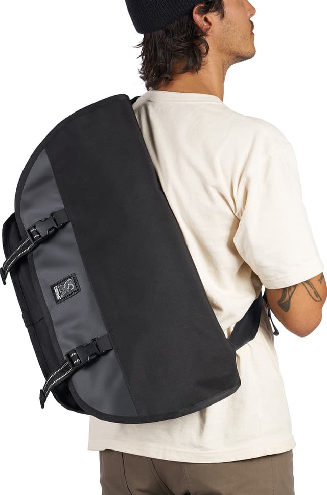 Chrome Citizen Messenger Bag 24L | Altitude Sports