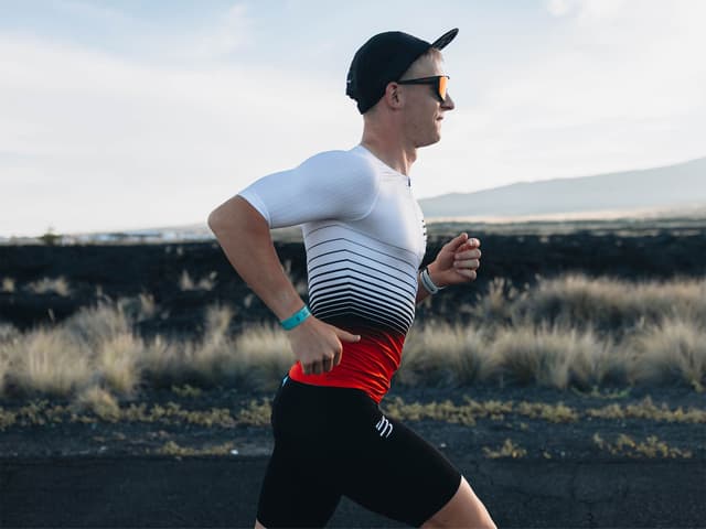 ウェア Men's Tri Postural Short-Sleeve Top Compressport Tri Postural Aero Short Sleeve Top - Men's | Altitude