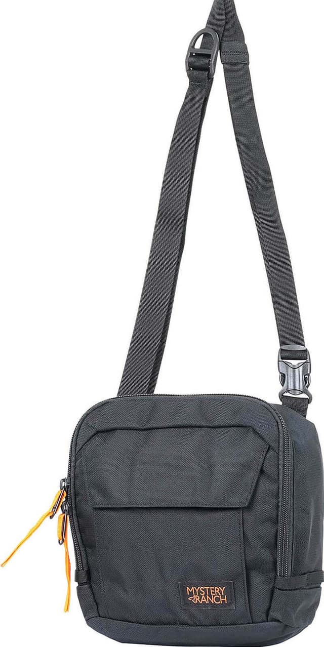 mys-112767_black.jpg?w=3840&q=75