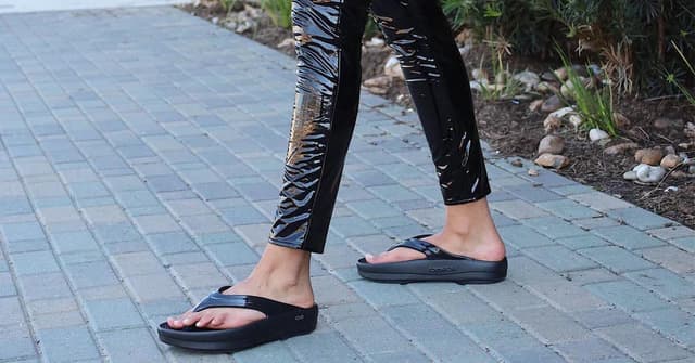 OOFOS Oomega Oolala Sandal - Women's | Altitude Sports