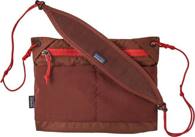 ショルダーバッグ 3L 未開封品 patagonia 25×20cm Patagonia パタゴニア ULTRA LIGHT BLACK HOLE MINI HIP PACK ミニ
