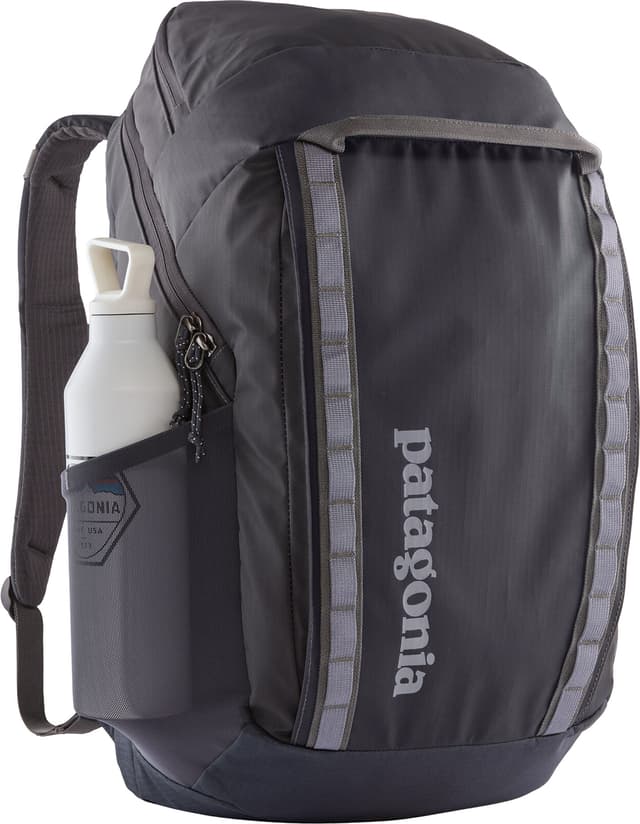 Patagonia Black Hole Daypack 32L | Altitude Sports