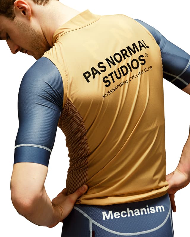 Pas Normal Studios Mechanism Stow Away Gilet - Men's | Altitude Sports